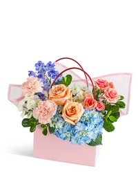 Sweet Juliette Tote -A local Pittsburgh florist for flowers in Pittsburgh. PA