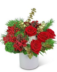 Luxe Golden Winterberry -A local Pittsburgh florist for flowers in Pittsburgh. PA