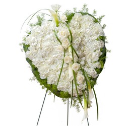 Elegant Love Heart -A local Pittsburgh florist for flowers in Pittsburgh. PA